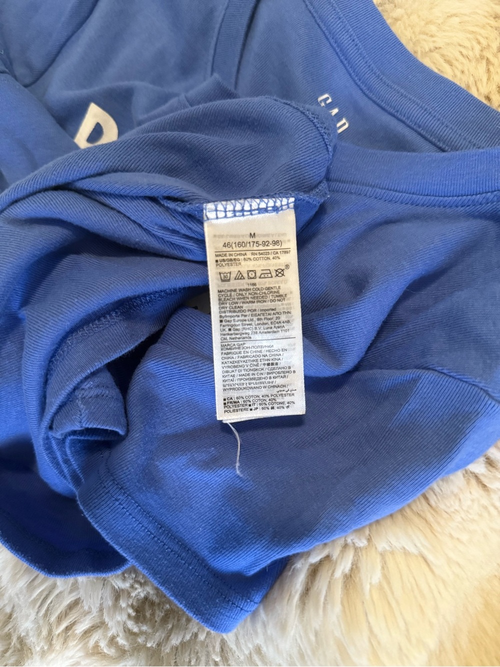 GAP women’s Blondie Graphic Crop Tee - Royal Blue- size medium - Picture 3 of 4